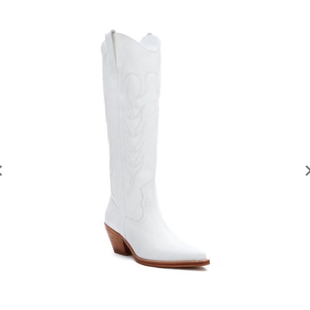White cowboy boots, Coconut by Matisse